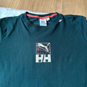 Helly Hansen mens long sleeve t shirt size Medium hunter green